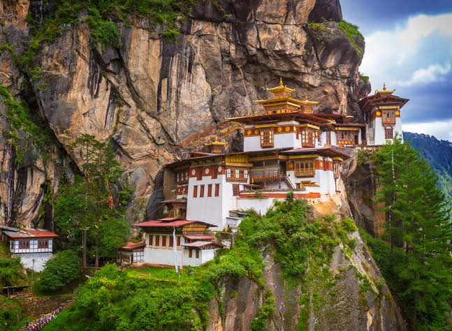 Eastern Himalayan Highlights: Bhutan & Gorumara