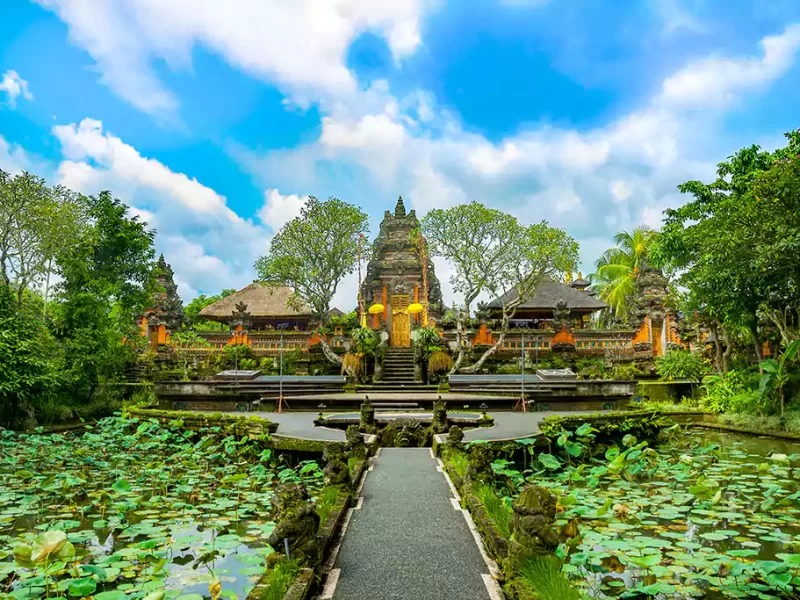 Culture & Coast Escape